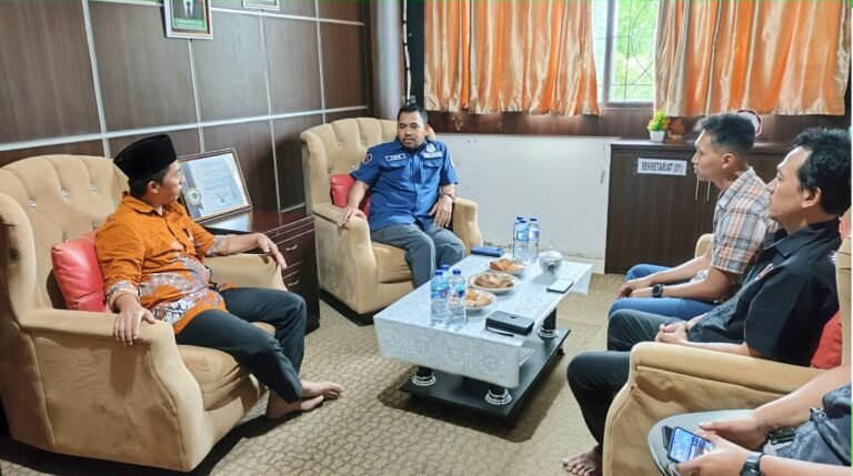 menerima kunjungan dari Tim Densus 88 AT Polri