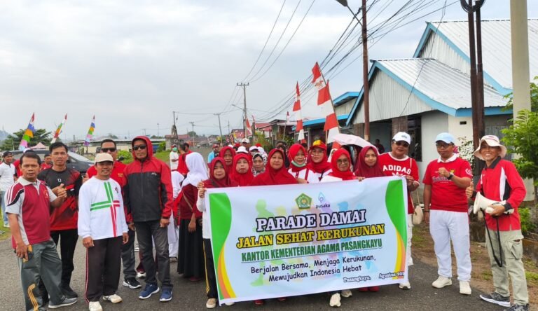 ASN Kemenag Pasangkayu Gelar Jalan Sehat Kerukunan Meriahkan HUT RI ke-80