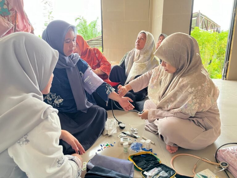 Majelis Taklim Al Ikhlas Kemenag Gelar Pemeriksaan Kesehatan bagi ASN dan Anggota DWP