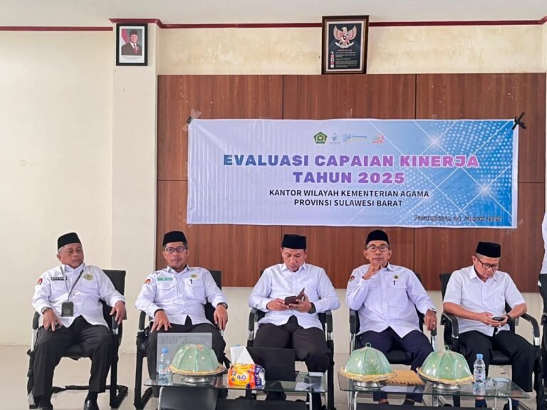 Kankemenag Pasangkayu Ikuti Evaluasi Capaian Kinerja Kemenag Sulbar Tahun 2025