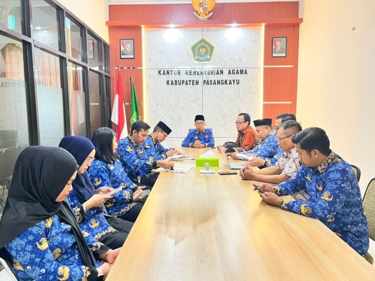 Perkuat Layanan Kepegawaian, Tim Kanwil Kemenag Sulbar Lakukan Koordinasi di Kemenag Pasangkayu