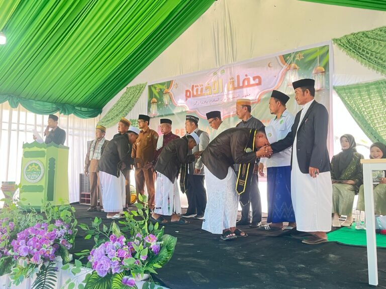 Kasubbag TU Kemenag Pasangkayu Hadiri Penamatan dan Wisuda Tahfidz 30 Juz Ponpes As’adiyah Darussalam Belawa Rahmat
