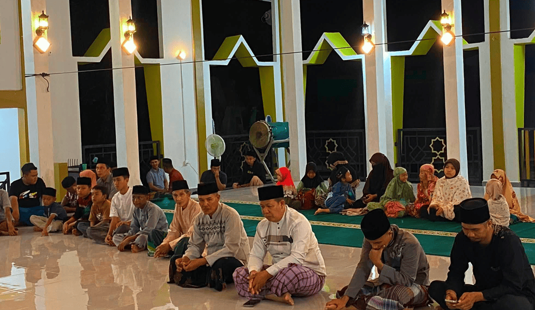 KUA Kecamatan Lingga menggelar Magrib Mengaji di Surau Babul Ihsan